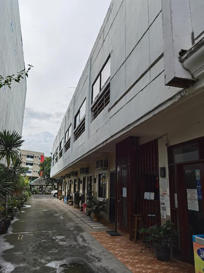 Reddoorz Near Colgante Bridge Naga City מראה חיצוני תמונה