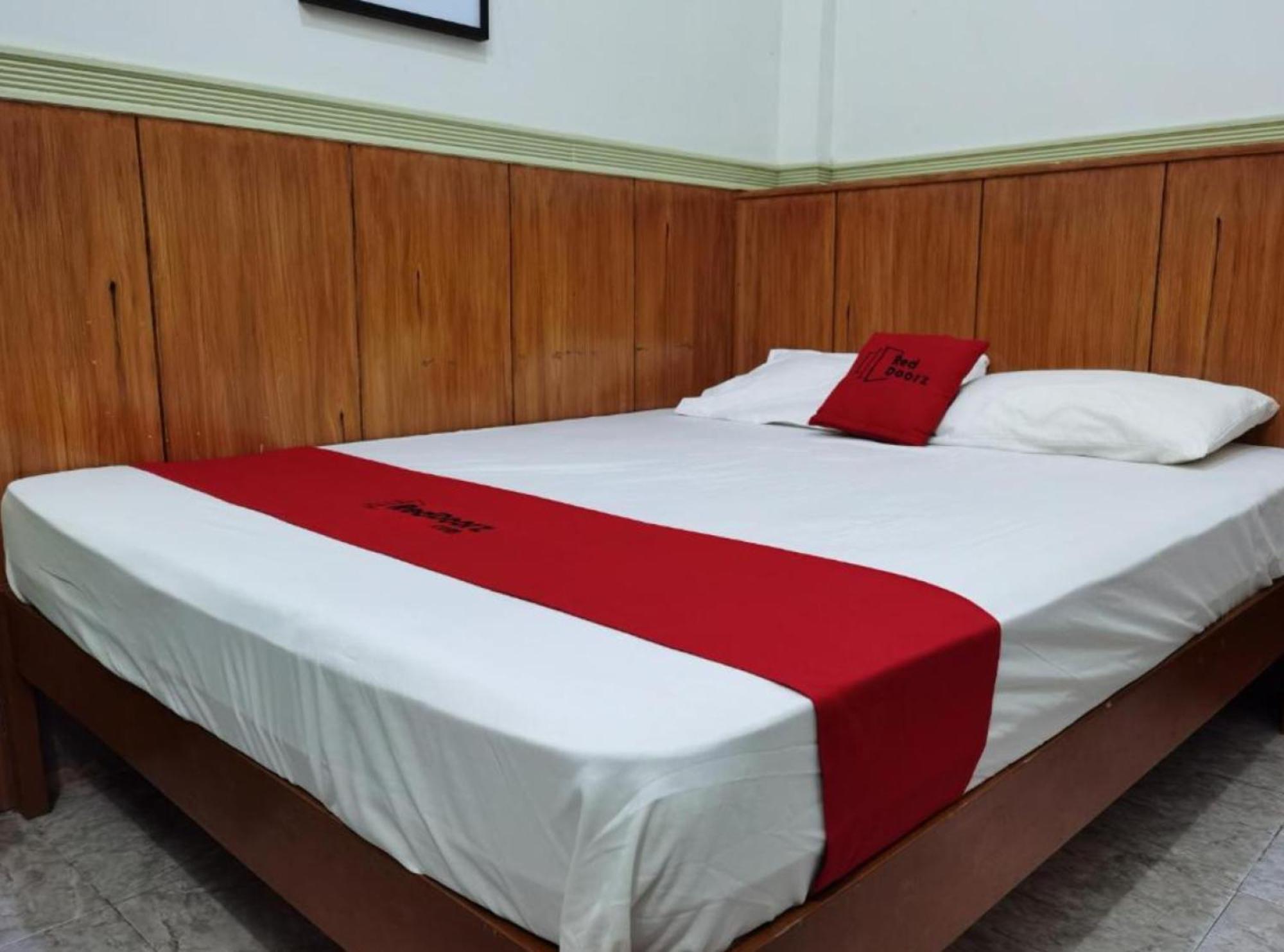 Reddoorz Near Colgante Bridge Naga City מראה חיצוני תמונה